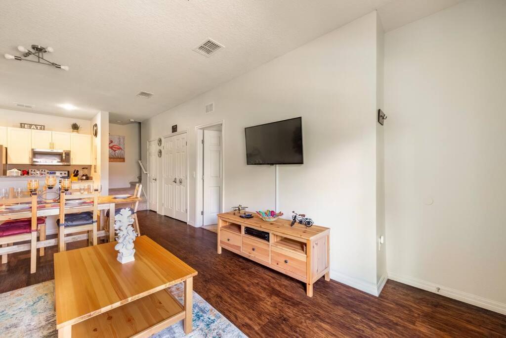 Super Comfy And Spacious 3 Bedroom 10 Minutes From Disney, With Major Shopping 4 Minutes Away Kissimmee Buitenkant foto