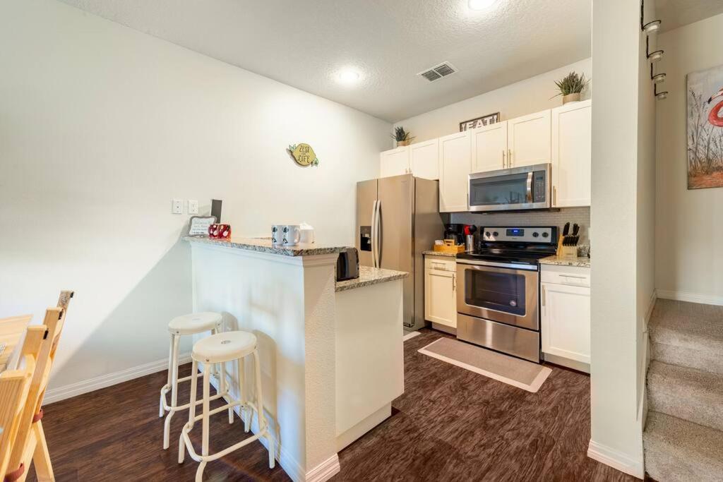 Super Comfy And Spacious 3 Bedroom 10 Minutes From Disney, With Major Shopping 4 Minutes Away Kissimmee Buitenkant foto