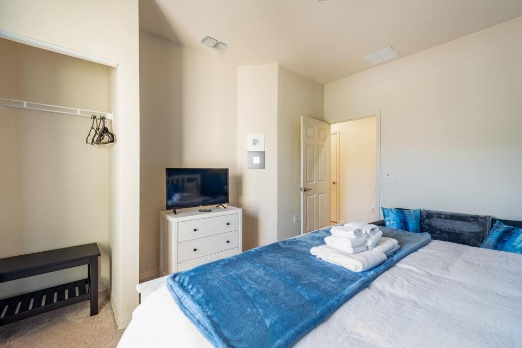 Super Comfy And Spacious 3 Bedroom 10 Minutes From Disney, With Major Shopping 4 Minutes Away Kissimmee Buitenkant foto