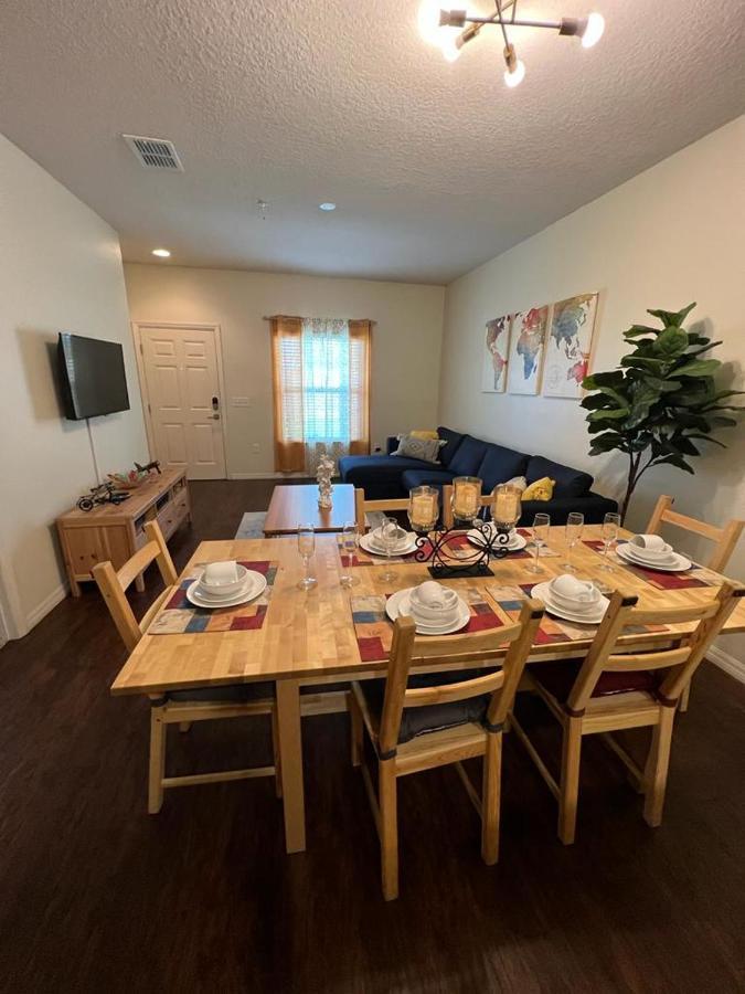 Super Comfy And Spacious 3 Bedroom 10 Minutes From Disney, With Major Shopping 4 Minutes Away Kissimmee Buitenkant foto