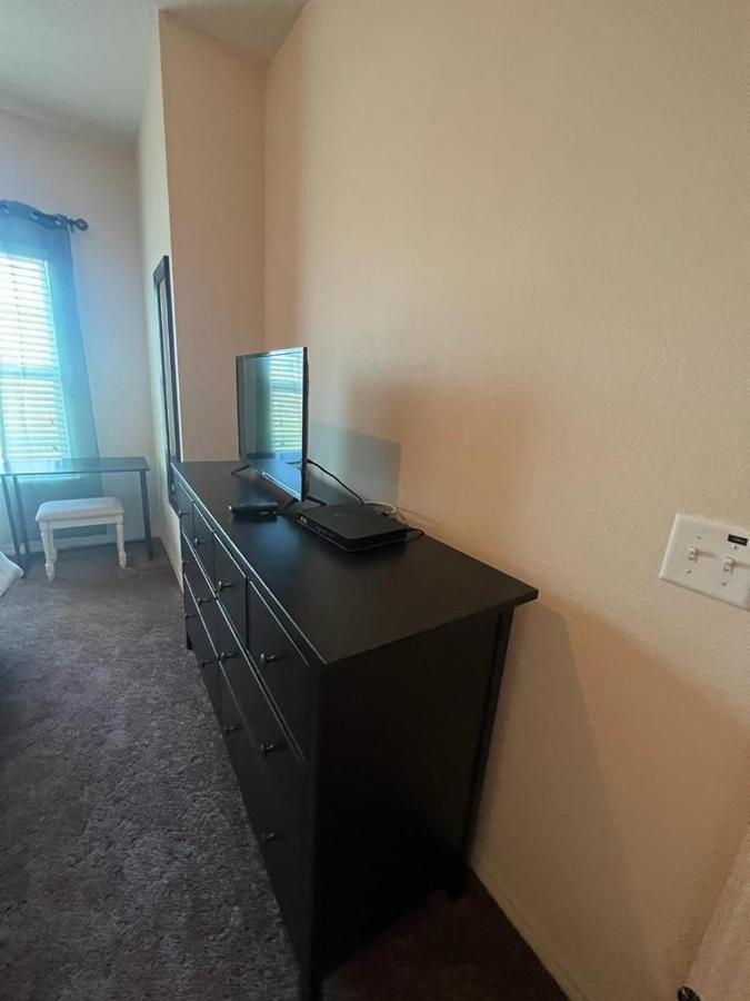 Super Comfy And Spacious 3 Bedroom 10 Minutes From Disney, With Major Shopping 4 Minutes Away Kissimmee Buitenkant foto